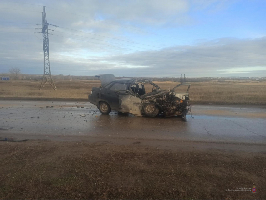 Погибший и 3 пострадавших: подробности ДТП в окрестностях Волжского