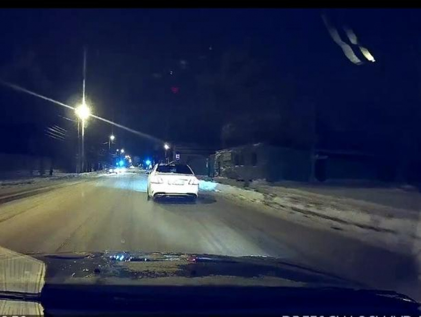 В Волгограде водитель-нарушитель устроил «боевик»