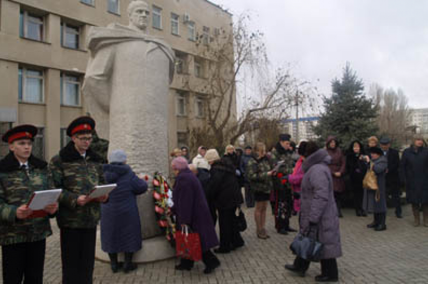 В Волжском прошёл митинг «Маршал Жуков - это Победа!"