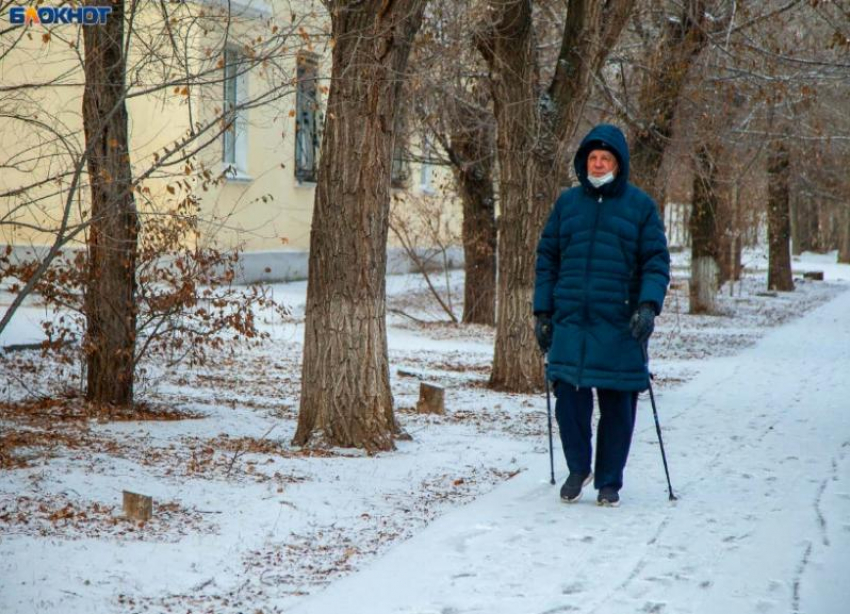 Сильный ветер и снегопад ожидается в среду в Волжском: прогноз погоды