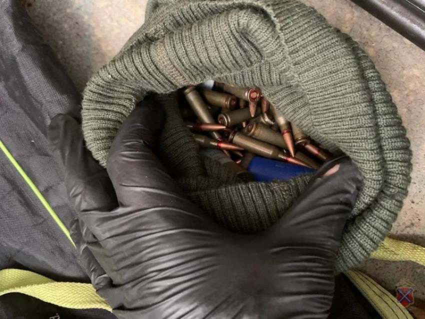 Гранату РГД-5, обрез, 72 патрона и 5 кг марихуаны нашли полицейские в доме волгоградца