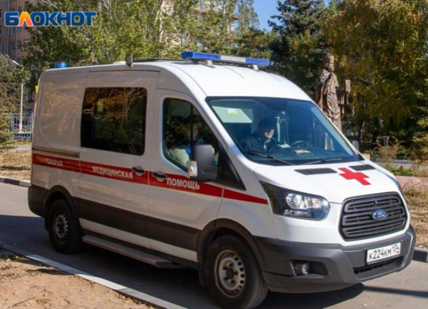 Женщина попала в больницу после ДТП в Волжском: разыскивается водитель