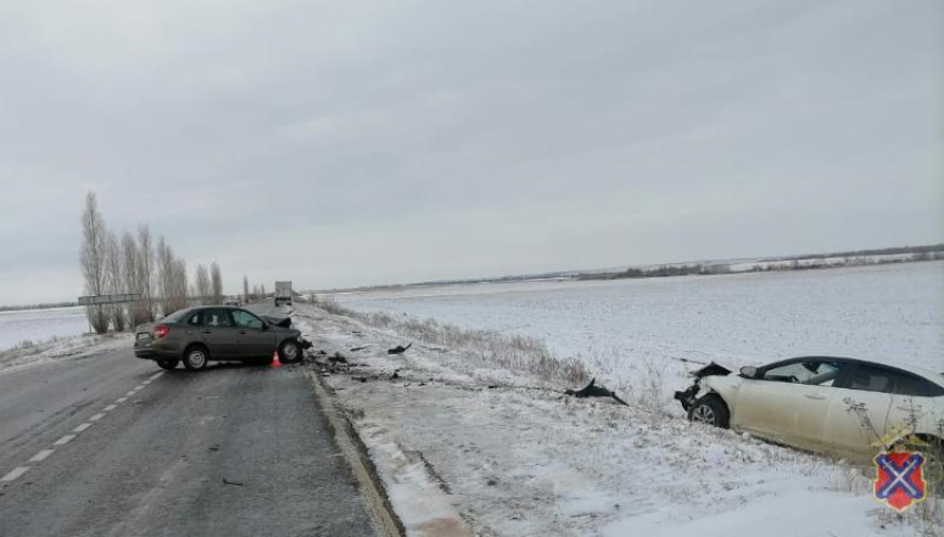 58-летняя женщина скончалась в аварии на трассе под Волжским: видео