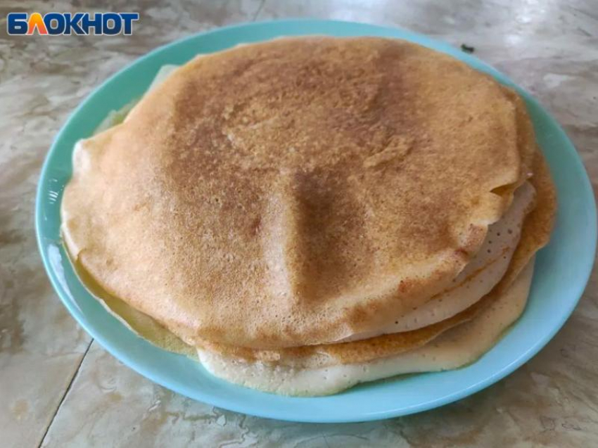 Волжанам рассказали, почему три блина вреднее свиной отбивной