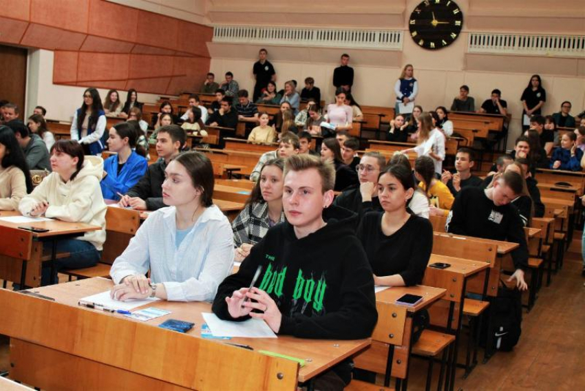 В Волжском прошла региональная олимпиада по праву