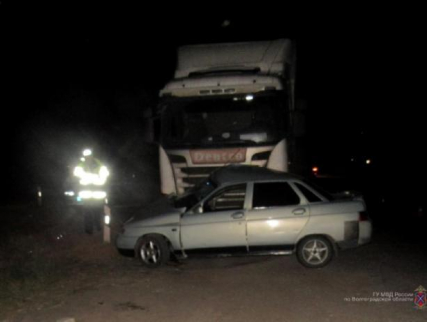 "Легковушка» влетела в грузовик на трассе в Ленинском районе