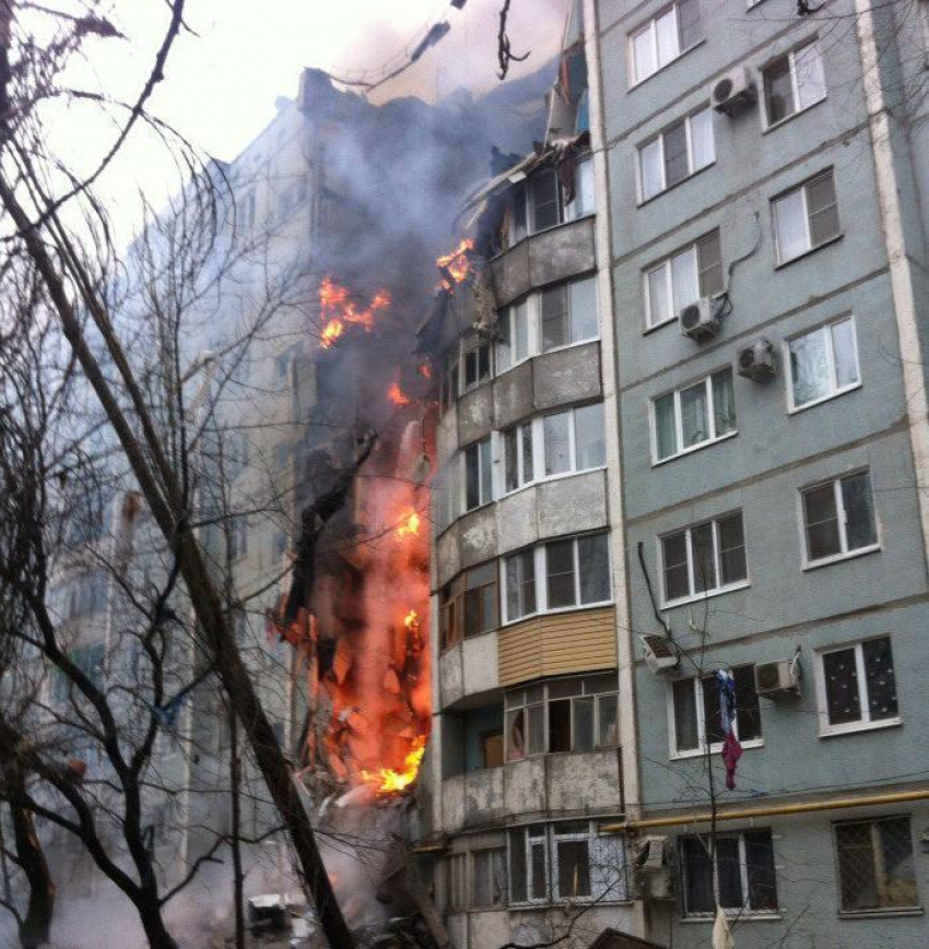 Причиной взрыва в многоэтажке в Волгограде могла стать бомба 