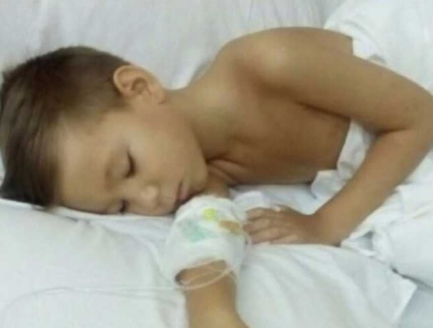 Семилетний волжанин Никита Херувимов борется за свою жизнь в реанимации волгоградского диспансера