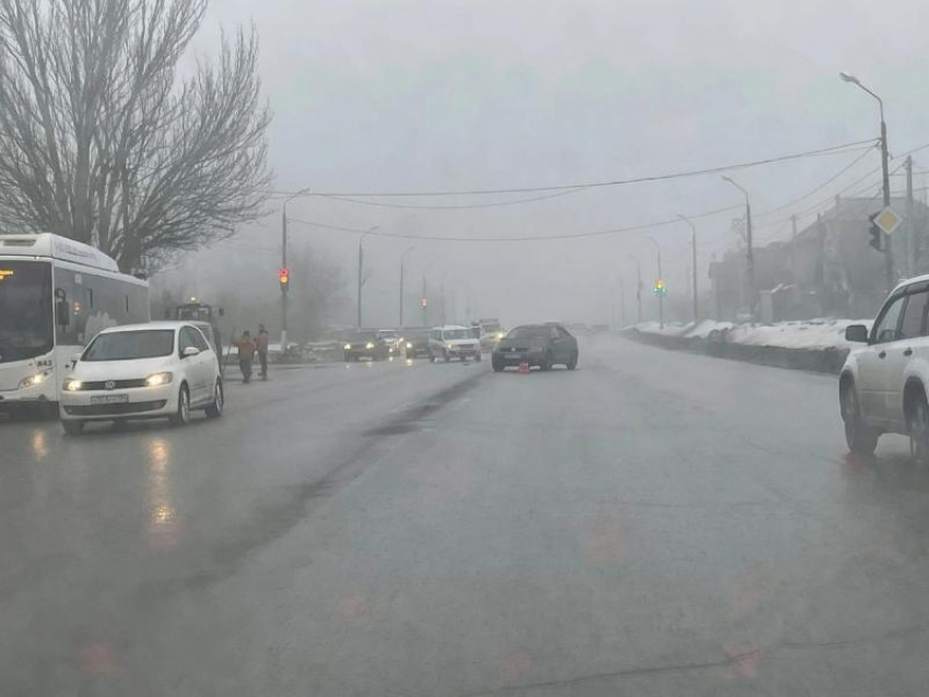 Ситуация на дороге осложнилась из-за тумана в Волжском