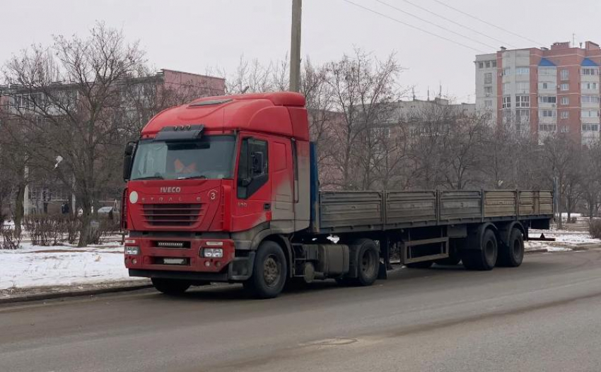 Составлено 200 протоколов: большегрузы продолжают изгонять из Волжского