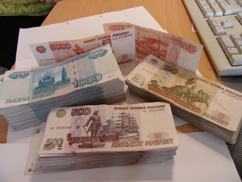 Женщина-директор задолжала более полмиллиона рублей работнику
