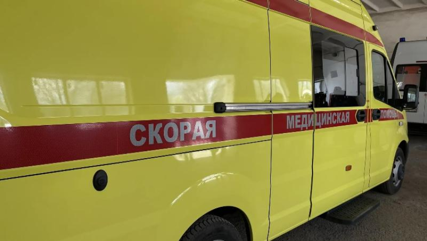 Волгоградские медики скорой помощи спасли годовалую девочку после пожара