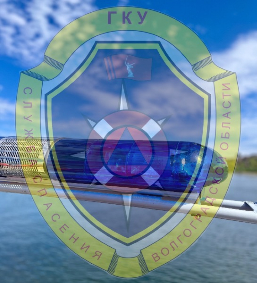 В Волжском из Ахтубы спасли двух мужчин