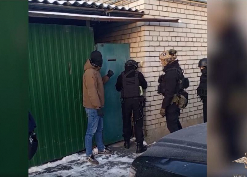 Конфликт в гаражном кооперативе обернулся разбоем в Волгограде: видео