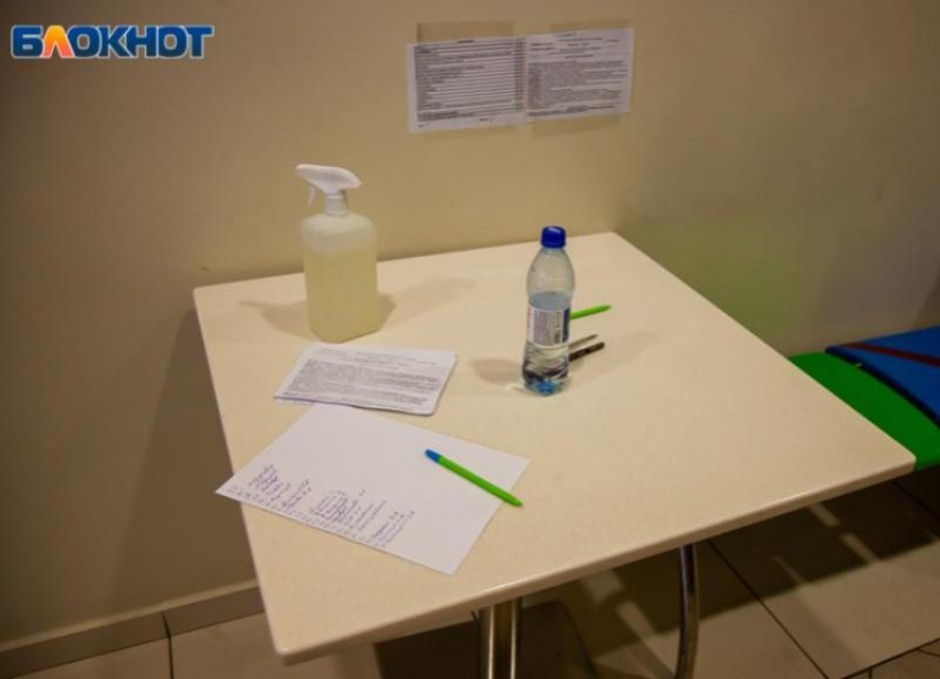  2 медсестры подозреваются в подделке сертификатов о вакцинации против COVID-19 в Волгоградской области