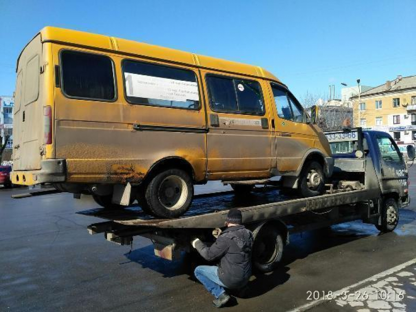 В Волжском начали арестовывать перевозчиков из списка запрещенных маршрутов