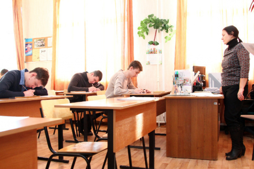 По 200 тысяч рублей от президента получат 16 учителей Волгоградской области