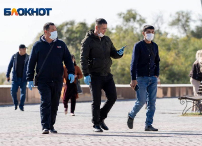 Жители Волжского требуют отмены ковидных каникул