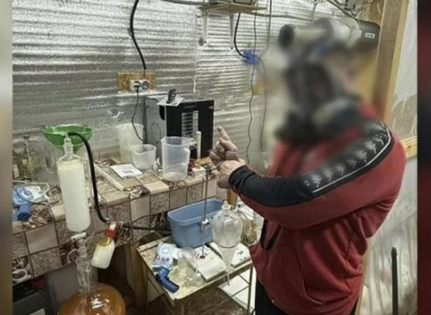 В Волгограде накрыли подпольную нарколабораторию: видео
