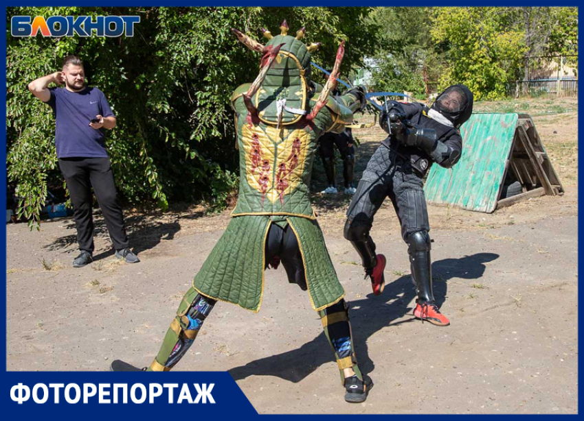 Фехтовальщики со всей страны встретились в Волжском на юбилейном турнире