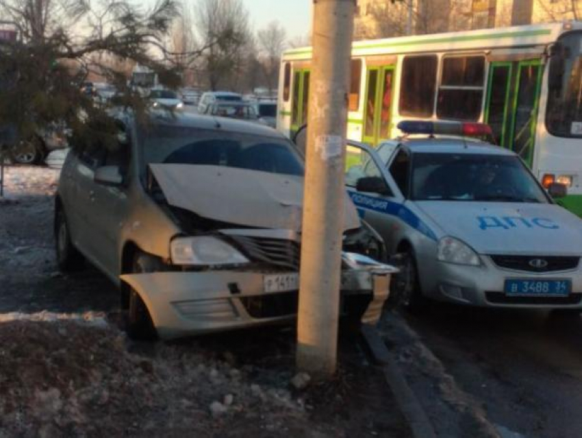 В Волжском ищут автомобилиста, который устроил ДТП, подрезав «Kia", и скрылся
