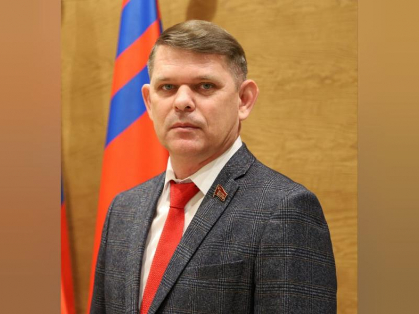 Денис Усков поздравляет школьников, педагогов и родителей с Днем знаний!