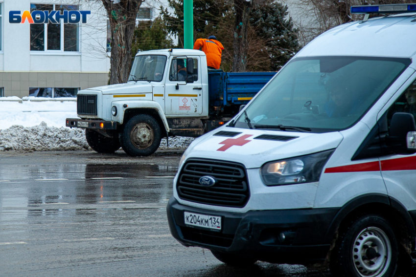 В Волжском медики попросили больных не приходить в поликлинику