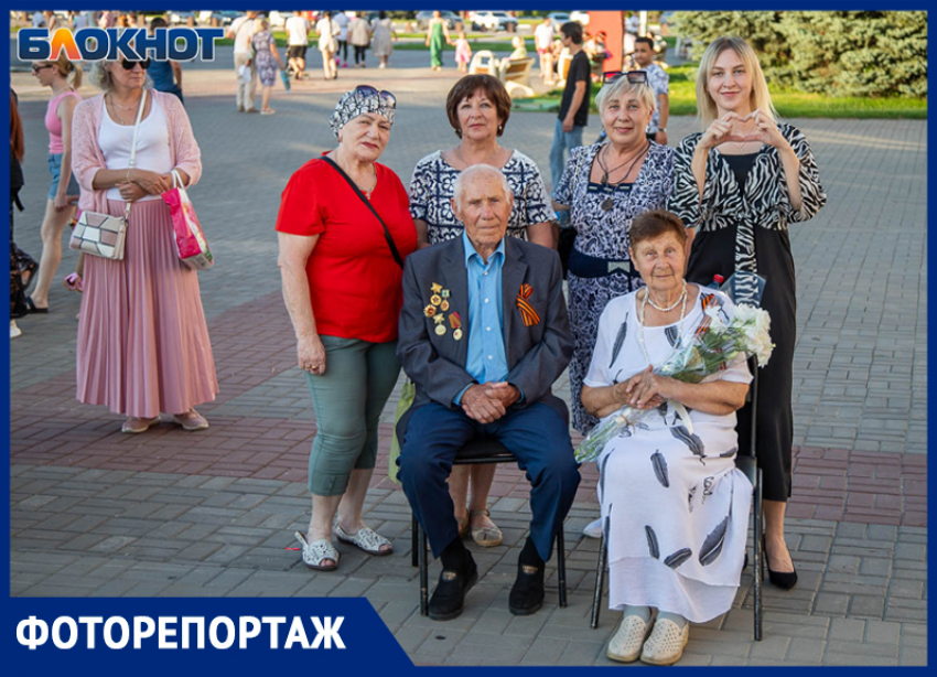 11 супружеских пар в Волжском наградили за любовь и верность