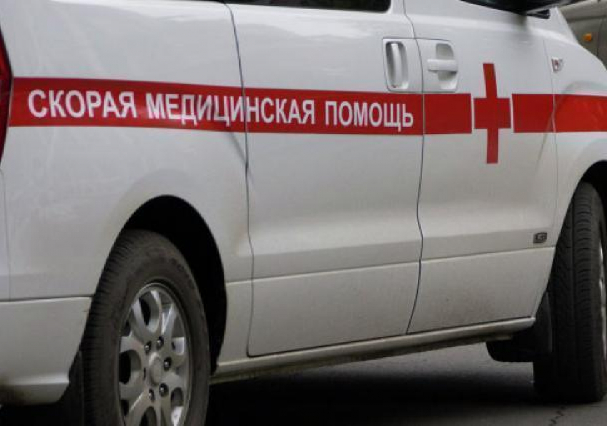 32-летний волжанин серьезно пострадал от удара автомобиля Renault на улице Мира