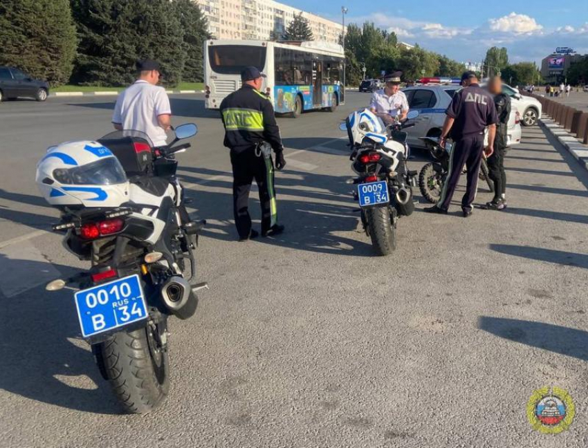 В Волжском пойманы подростки без прав, управляющие мотоциклами