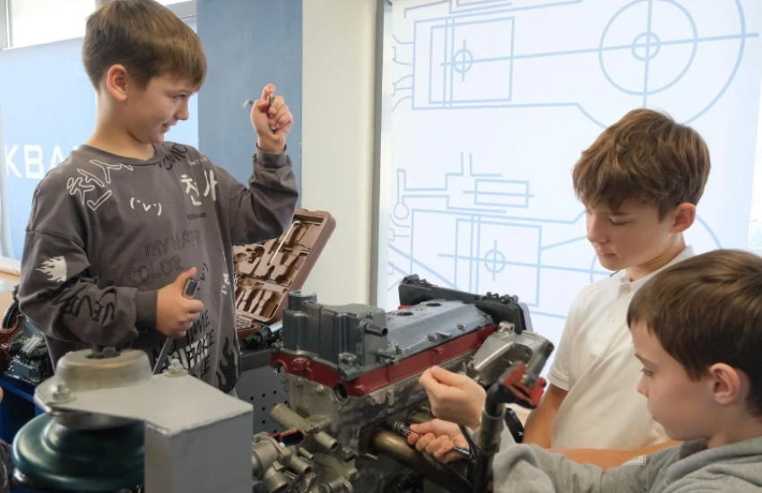 «Инженерные каникулы» собрали 400 юных новаторов в Волгоградской области