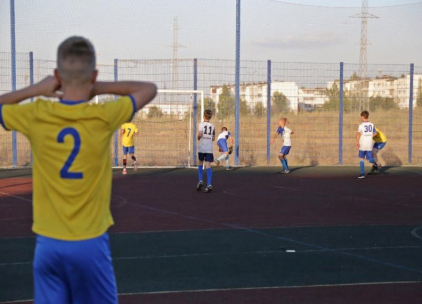 Турнир мини-футбола прошел в Волжском