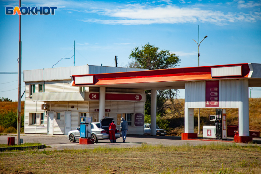 Стоимость бензина пробило потолок: топливо рекордно увеличилось в цене в Волжском