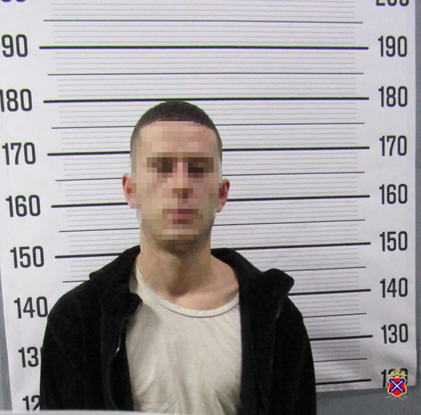 Собутыльник с криминальным прошлым обчистил карманы 41-летней волжанки