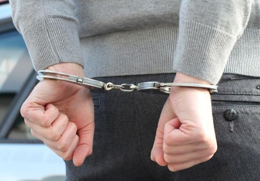 В Ленинском районе за ограбление дома подельникам грозит 6 лет лишения свободы