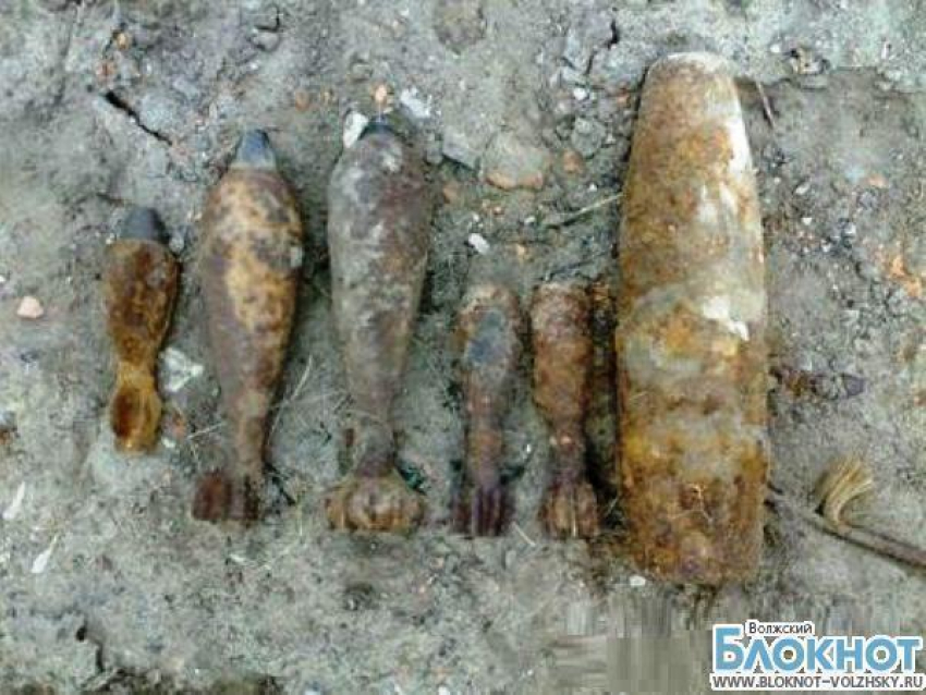 В Волгоградской области в полях нашли 12 снарядов времен Великой отечественной