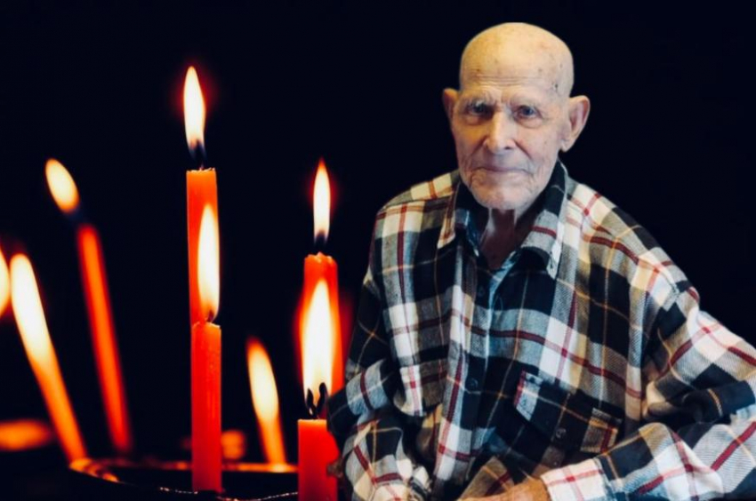 ﻿Участник Сталинградской битвы Андрей Гойдин на 99-м году ушел из жизни на малой родине под Волжским