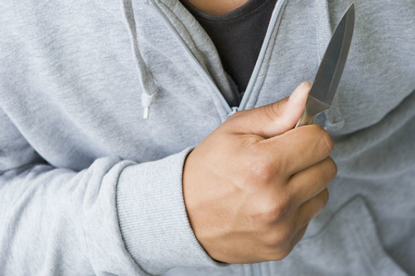 Под Волгоградом отец порезал 17-летнего сына