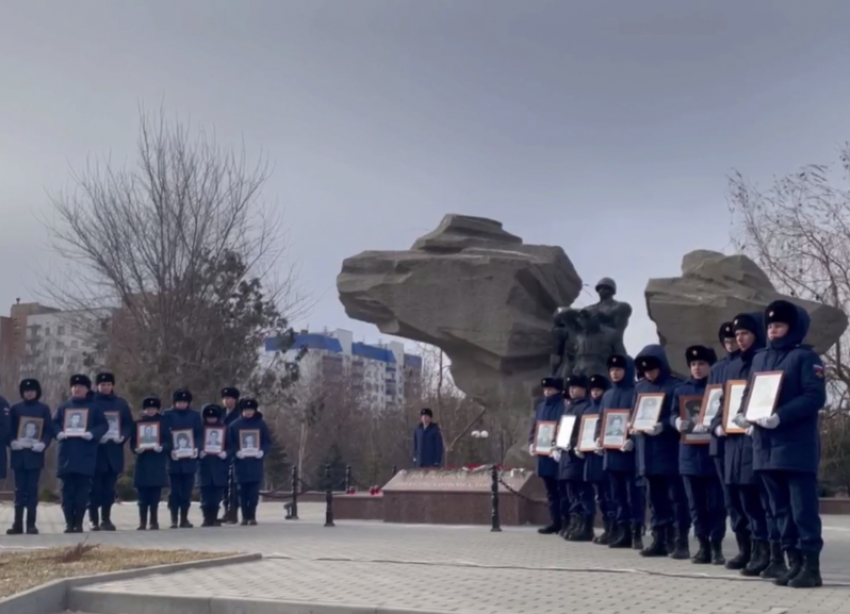 В Волжском почтили память воинов-интернационалистов