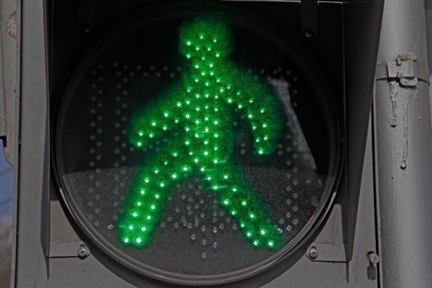 Автобус сбил волгоградку на пешеходном переходе