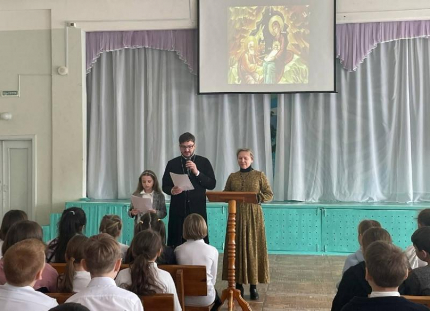 В Волжском состоялся Рождественский хоровой собор   