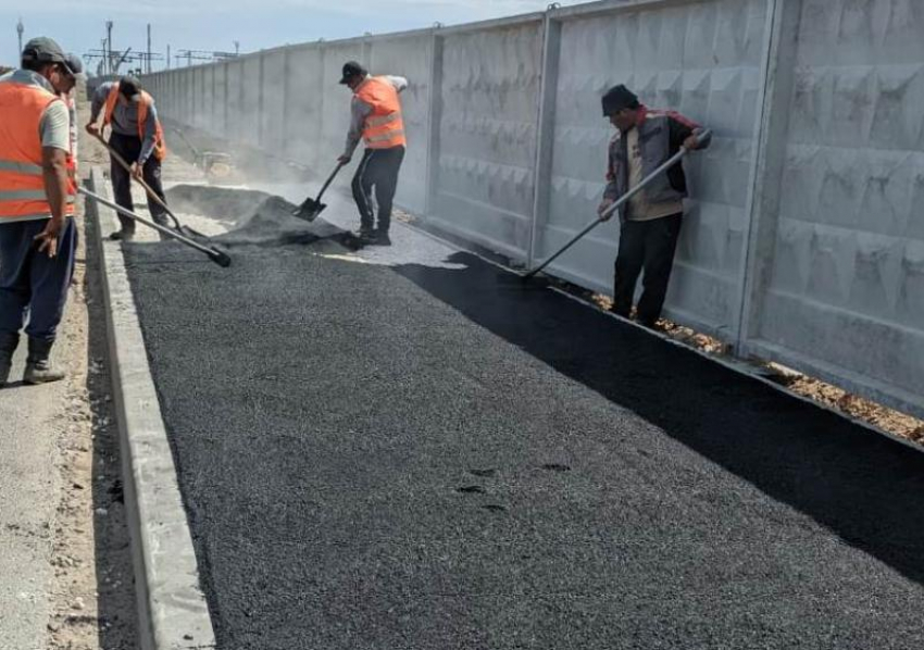 В Волжском близится к завершению ремонт улицы Паромной