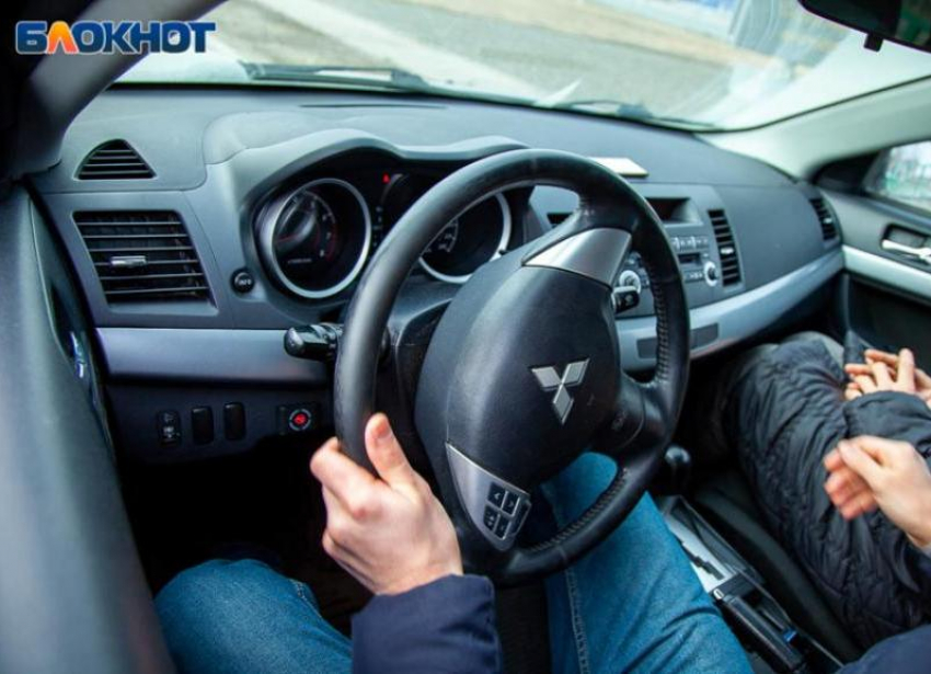 Судили за нравственные страдания: автомобилиста в Волгограде оштрафовали за наезд на пенсионерку