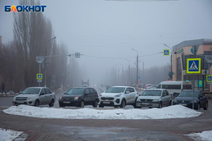 Цены на бензин продолжают расти в Волжском