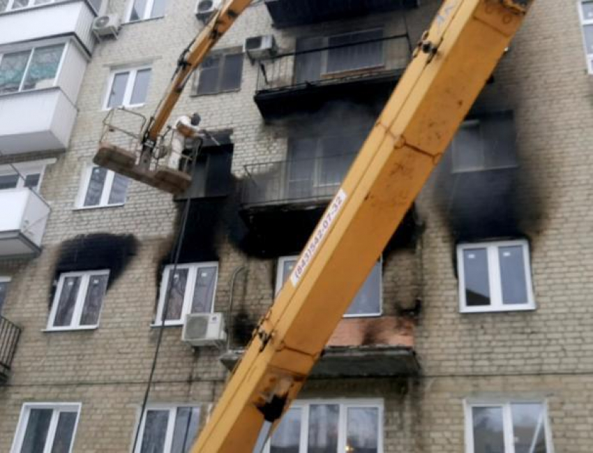 Пять человек эвакуировали из-за пожара в многоэтажке Волжского