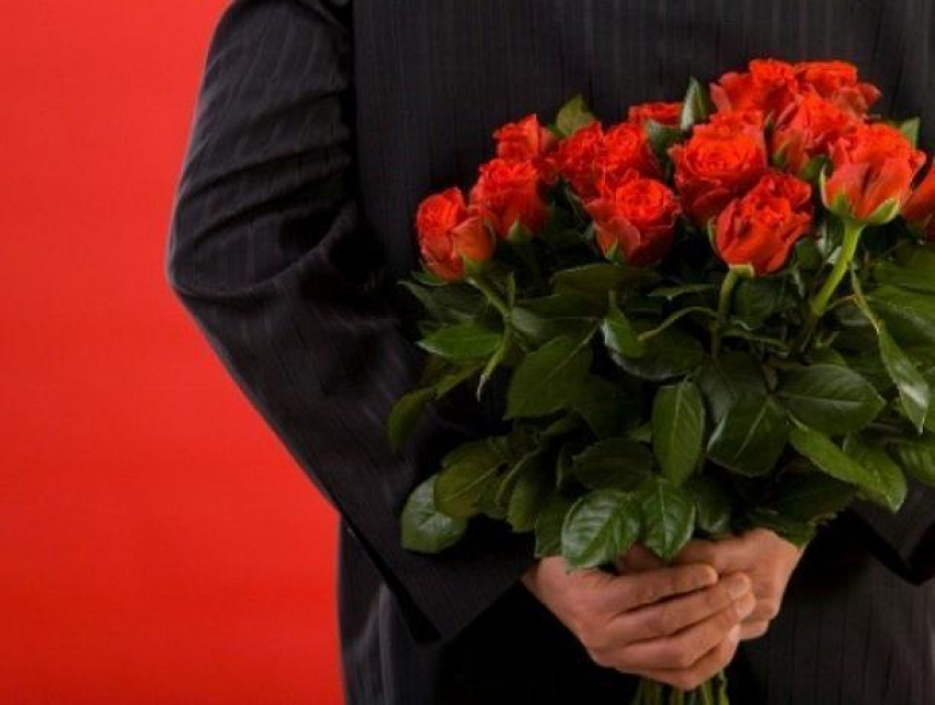 Дума Волжского закупает цветы на сто тысяч