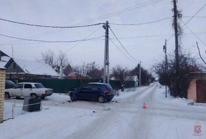 Водитель иномарки оказалась в больнице после аварии в Волжском
