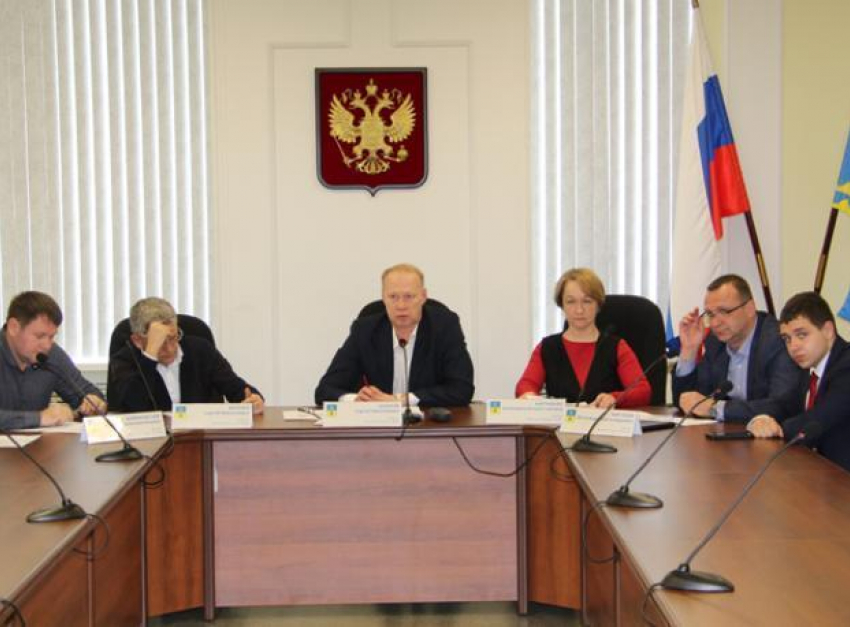 Волжские депутаты обсудили экологическую обстановку в городе