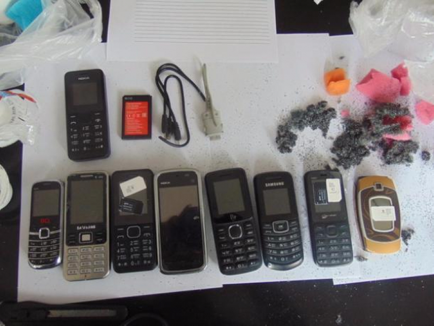 Телефоны вместо фильтров для воды пытался доставить волжанин заключенным