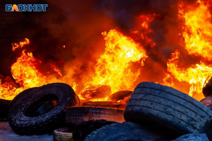 Неизвестный мужчина сгорел в пожаре в Волгоградской области: состояние крайне тяжелое
